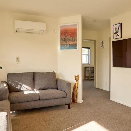 Location With Ocean And Mountain Views Kaikoura Exterior foto
