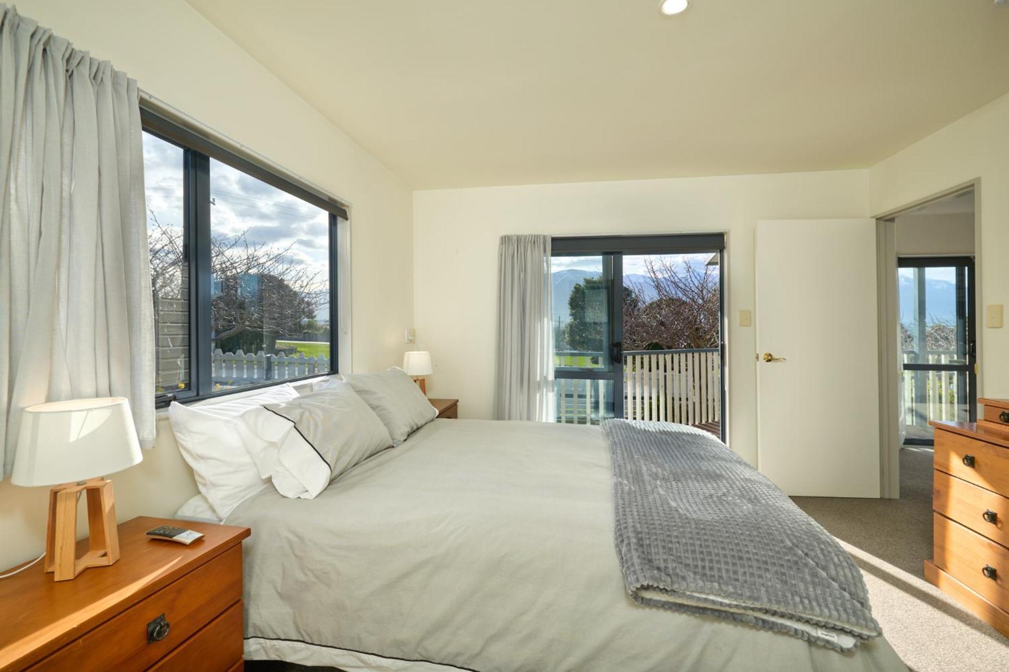 Location With Ocean And Mountain Views Kaikoura Exterior foto