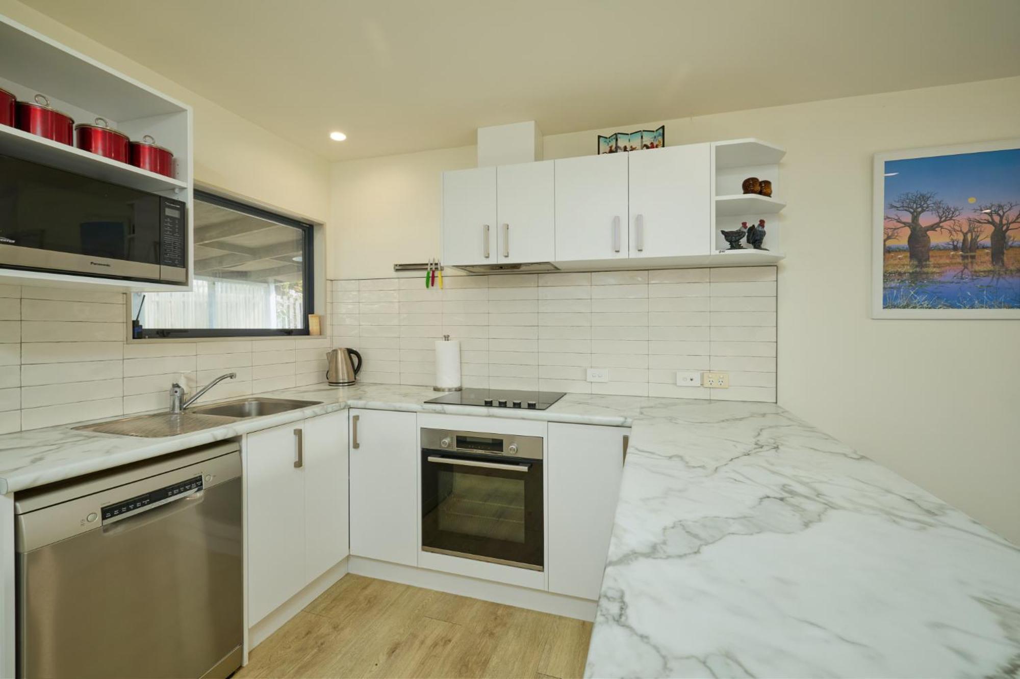 Location With Ocean And Mountain Views Kaikoura Exterior foto